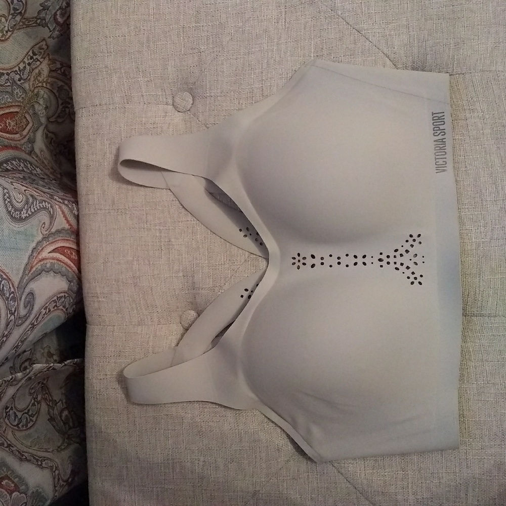 Victoria Secret Sport Bra Size 34DD